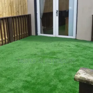 Outdoor Relax Space Green Turf Design