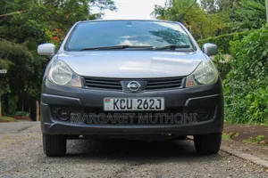 Nissan Advan 2012 Silver