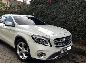 Mercedes-Benz GLA-Class 2017 White