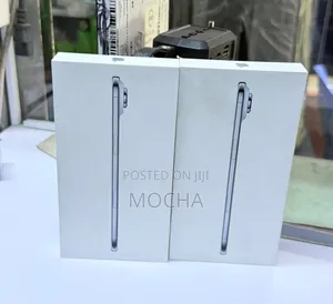 New Apple iPhone 17e 256 GB Silver