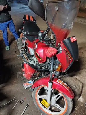 TVS HLX 125 2024 Red