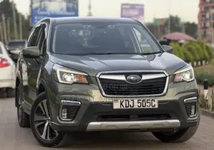 Subaru Forester Premium AWD 2019 Green