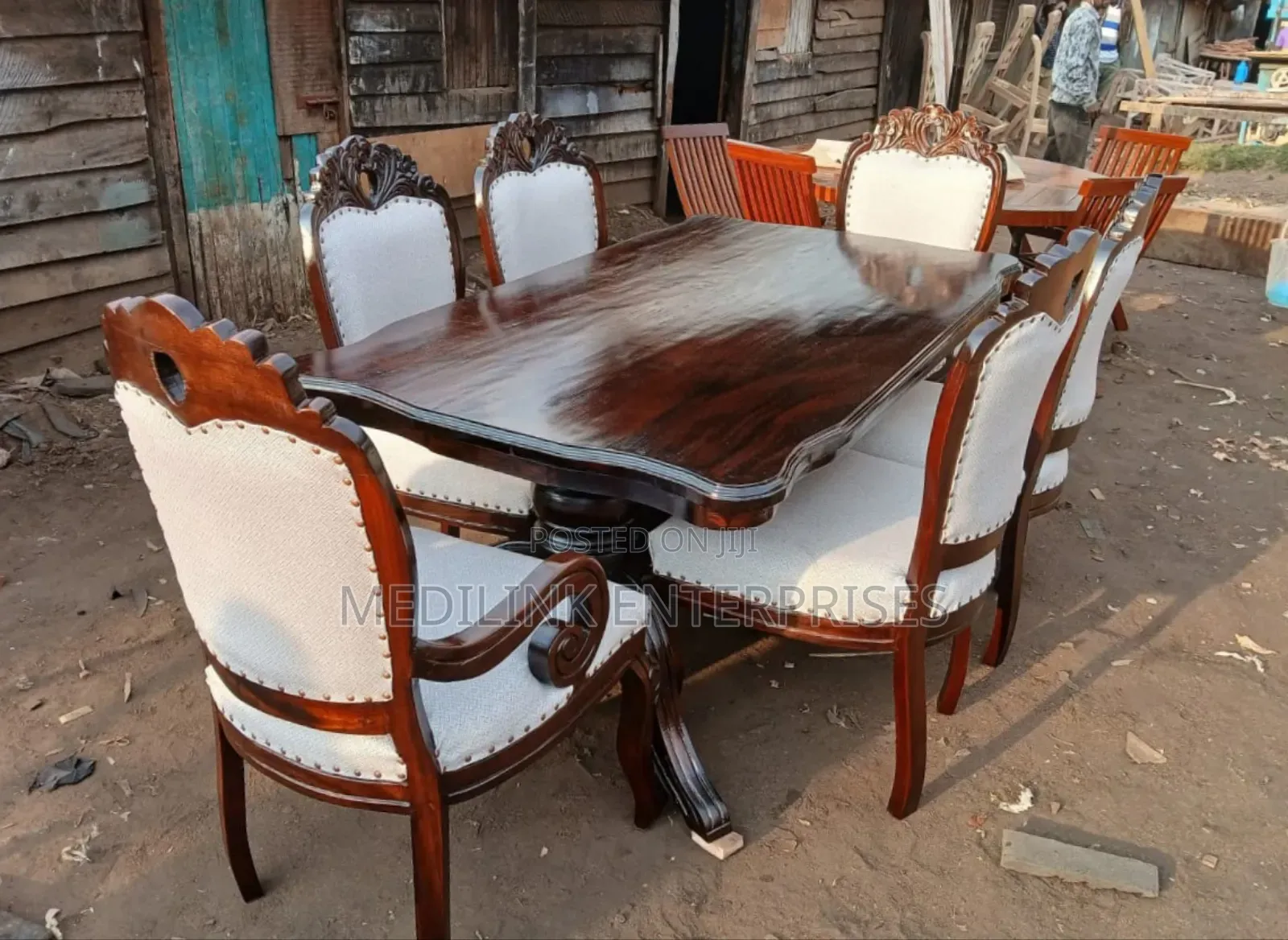 Skempton Walnut Antique Seater Dinner Table Set