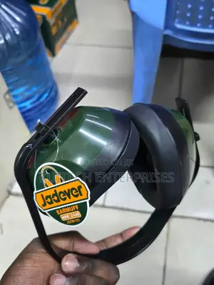 Earmuff/ Ear Noice Resistance