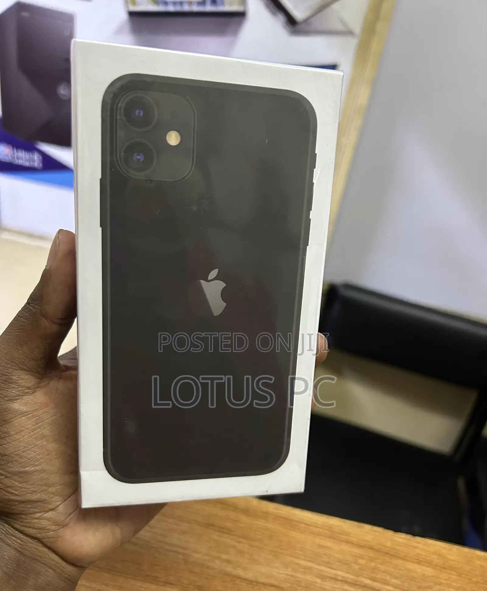 New Apple iPhone 11 128 GB Green