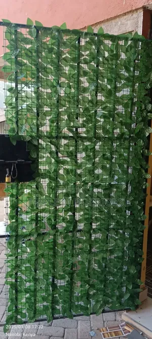 Heavy-Duty Outdoor Green Divider