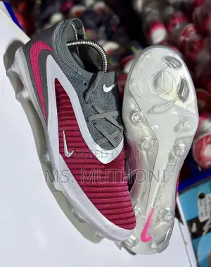 New High Quality Nike Phantom Gx Ii Elite Soccer Boots.