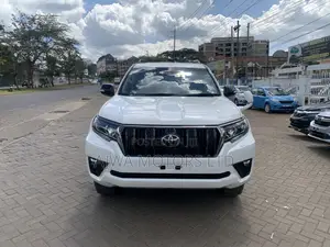 Toyota Land Cruiser Prado 2.8 2021 White