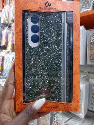Luxurious Phone Case Designed for the Samsung Galaxy Z Fold4