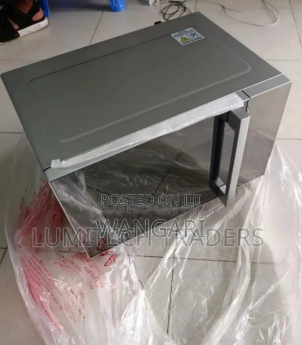 BLCK New Hisense 25l Microwave