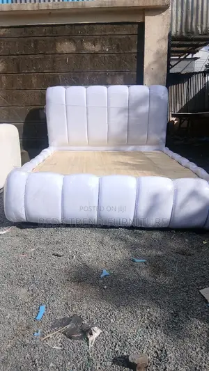 5by6 Luxe Bubble Upholstered Bed.