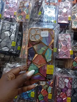 Geometric Diamond Pattern Case, Suitable for Various iPhone Models.
