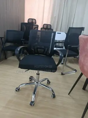 Adjustable Mesh Swivel Office Chair