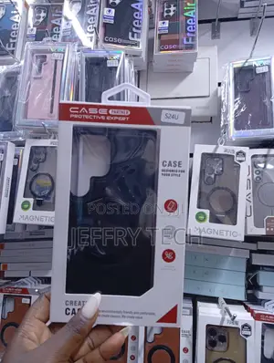 Magnetic Protective Phone Case for Samsung Galaxy S24 Ultra.