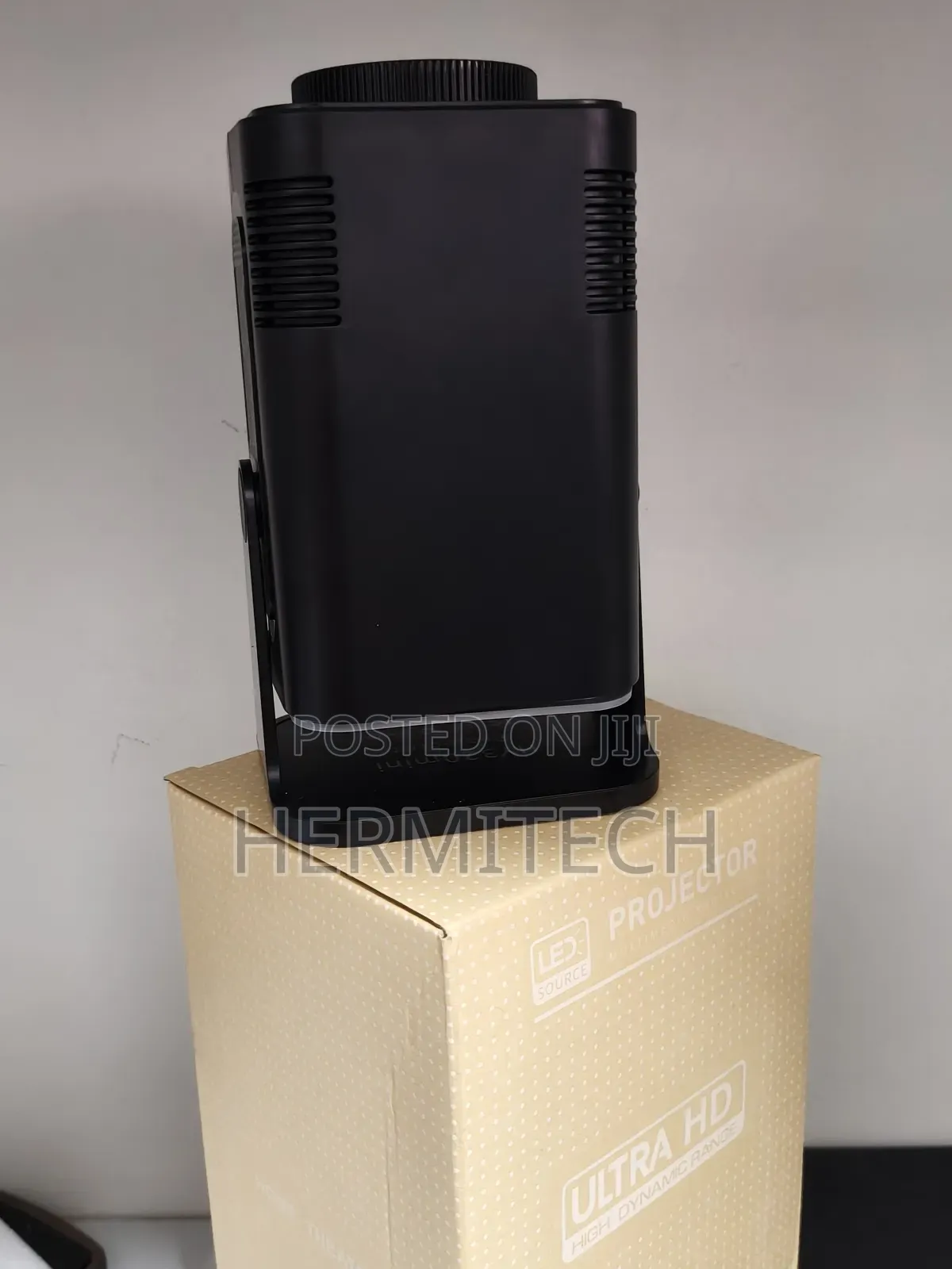 Hy-320 Mini Portable Newly Native Android Projector Resolution Wifi
