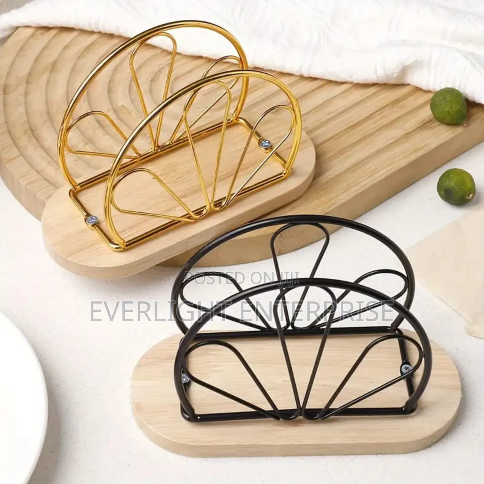Metallic Hemisphere Bamboo Base Serviet Holder