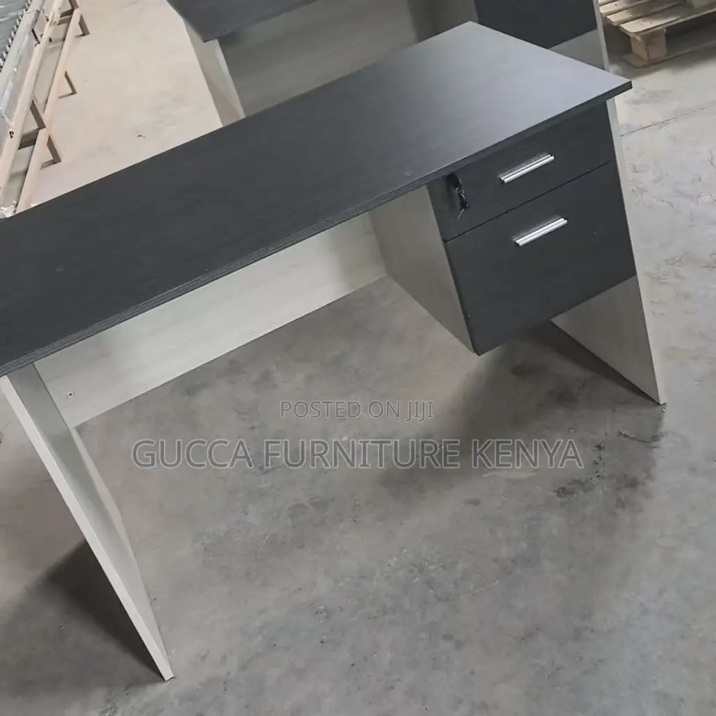 Clerical Customized Brown Study Desk With Drawers