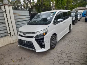 Toyota Voxy 2019
