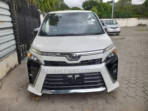 Toyota Voxy 2019