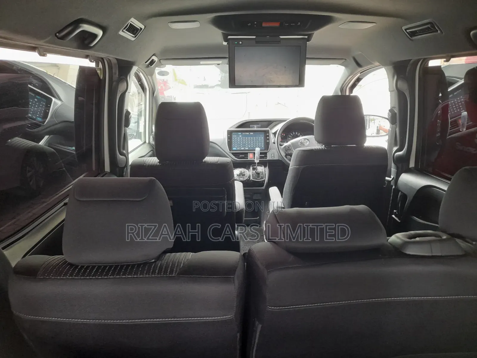 Toyota Voxy 2019