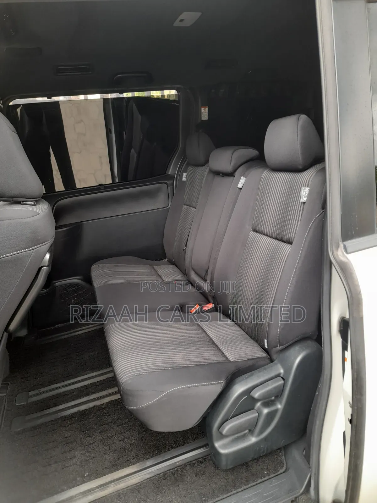 Toyota Voxy 2019