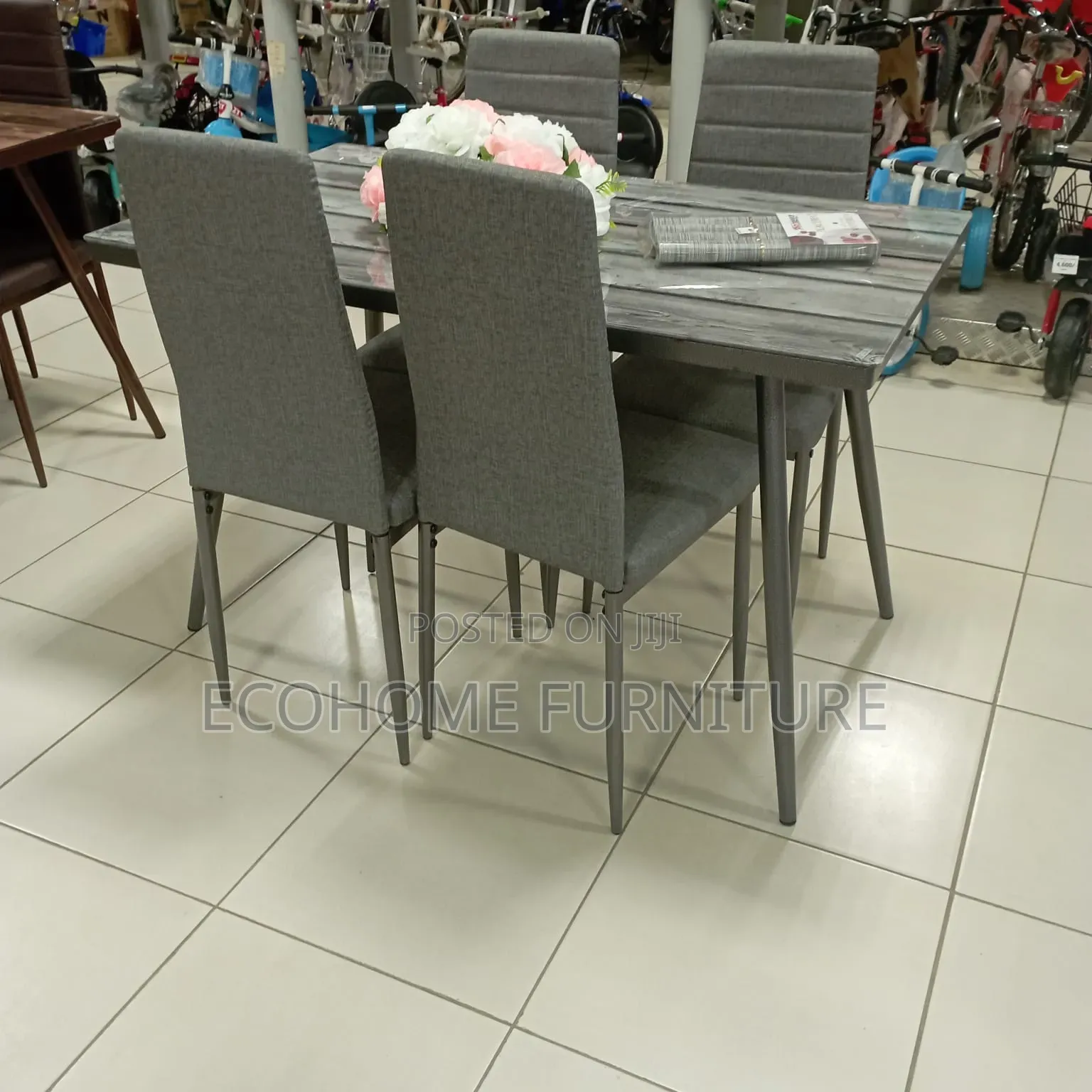 4 Seater Dinning Table