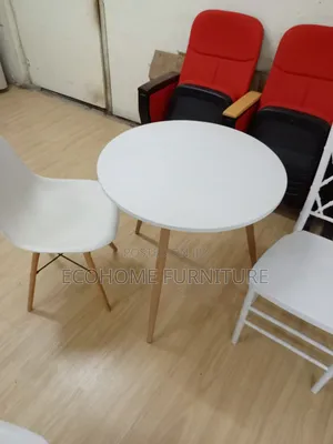 White Round Dinning Table