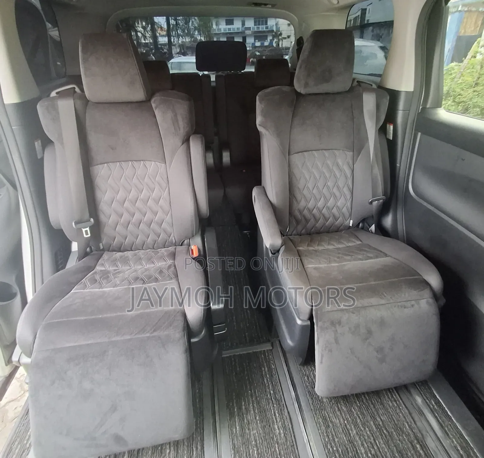 Toyota Alphard 2019 White