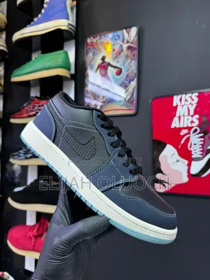 Nike Air Jordan 1 Low ‘Obsidian’
 Sizes :_40 41 42 43 44 45 46_