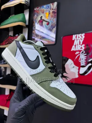 Nike Air Jordan 1 Retro ‘Medium Olive’
 Sizes :_40 41 42 43 44 45 46_