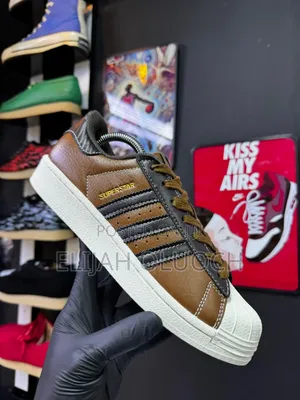Adidas Superstar ‘Dark Brown’
 Sizes :_40 41 42 43 44 45_