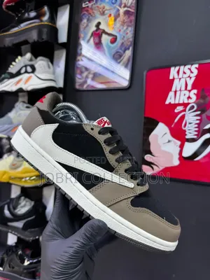 Nike Jordan 1 Low Travis Scott Cactus Jack ‘Dark Mocha’ Sneakers