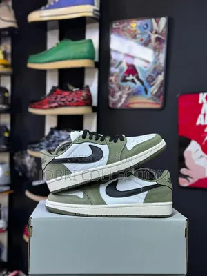 Nike Air Jordan 1 Retro ‘Medium Olive’ Sneakers