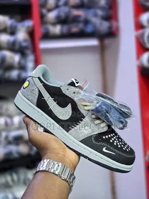 Nike Sb Dunk Low Sneakers