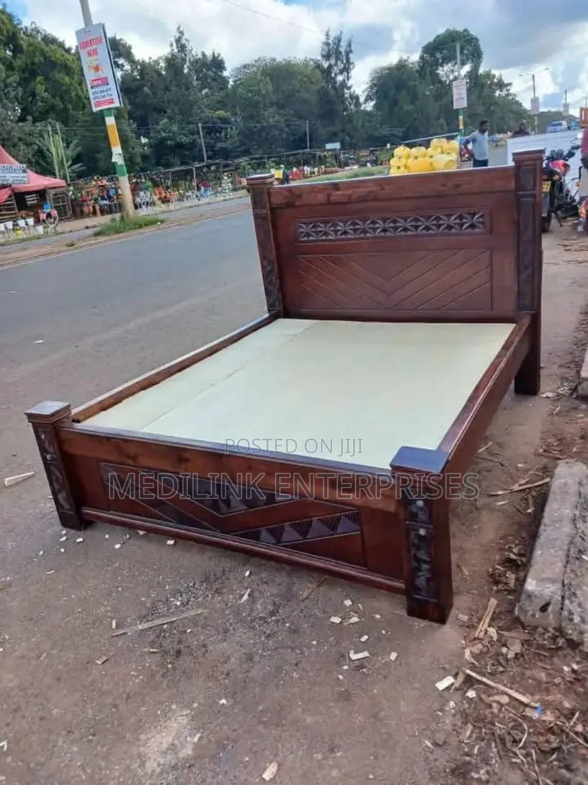 Sol Walnut Queen Sized Beds Mahogany