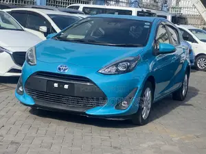 Toyota Aqua 2019 Green