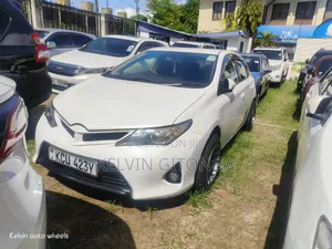 Toyota Auris 2012 White