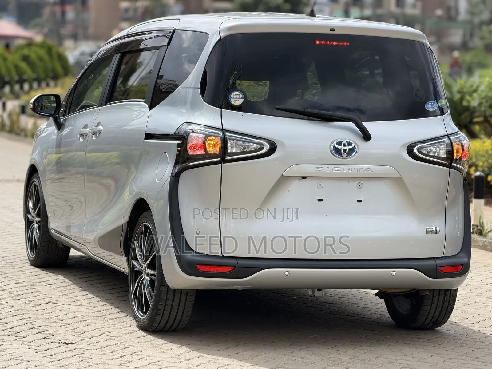 Toyota Sienta 2019 Silver