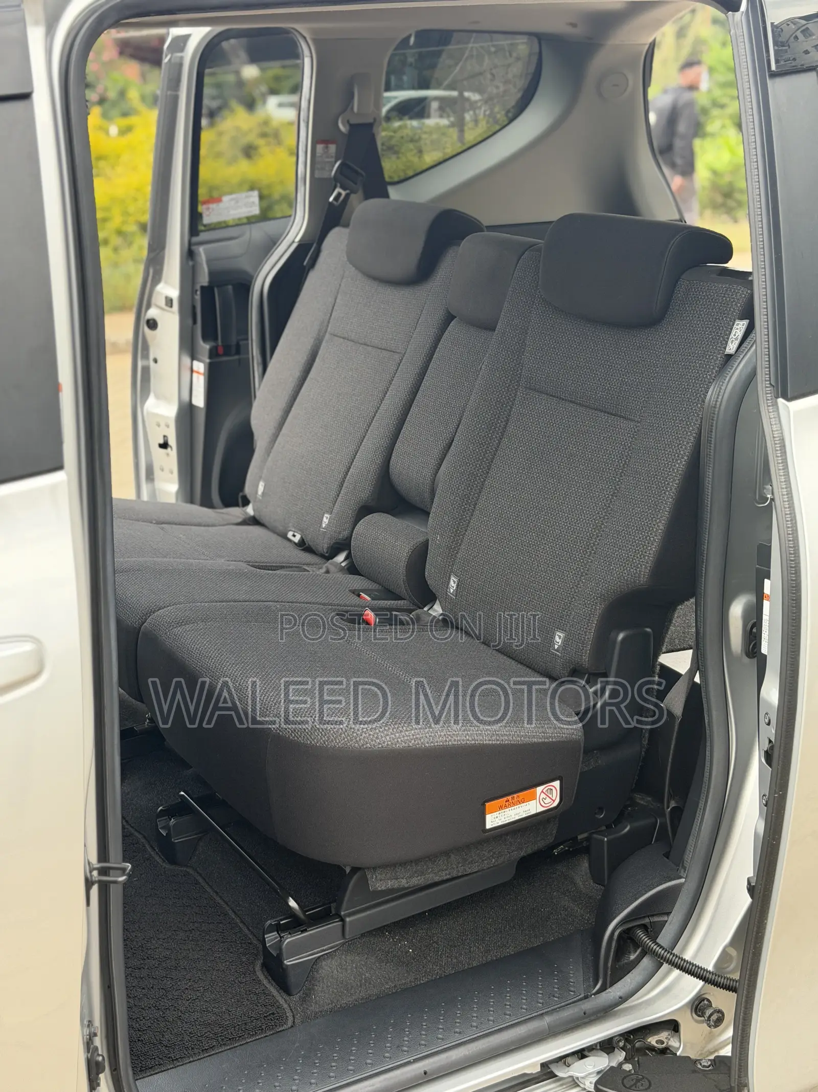 Toyota Sienta 2019 Silver