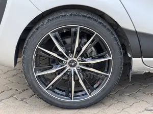 Toyota Sienta 2019 Silver