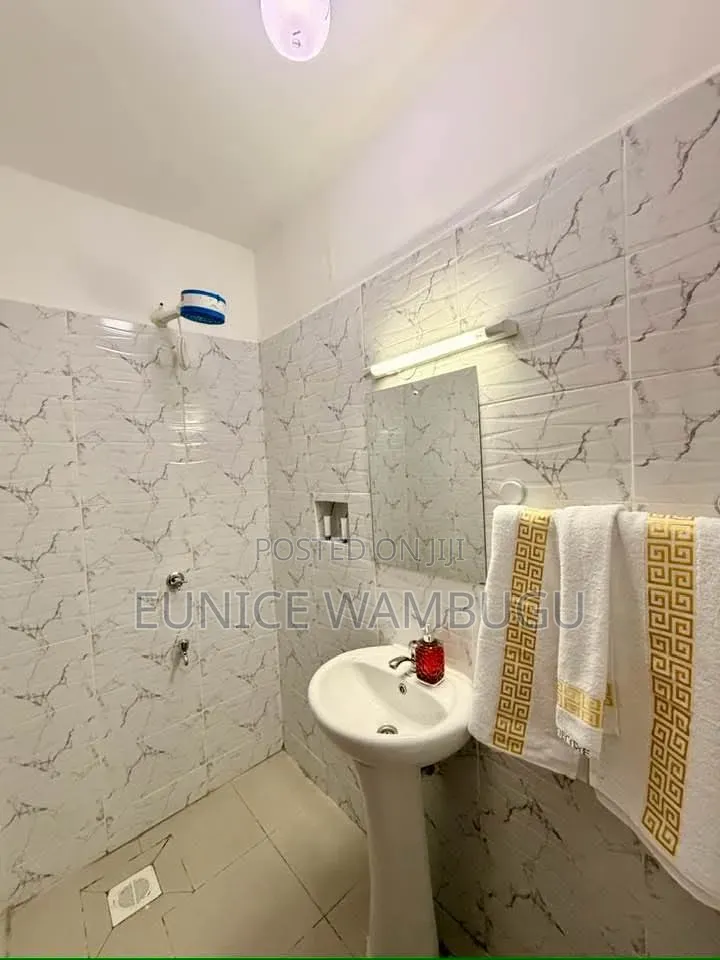 Studio Available Ngara Grand Midtown Apartment