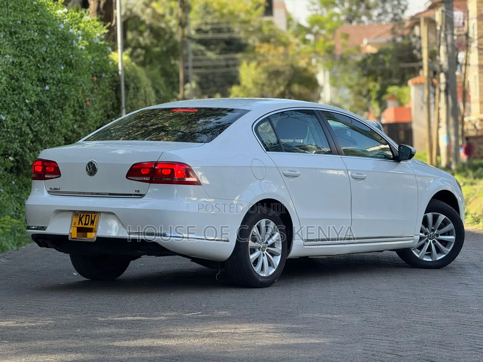Volkswagen Passat 2013 White