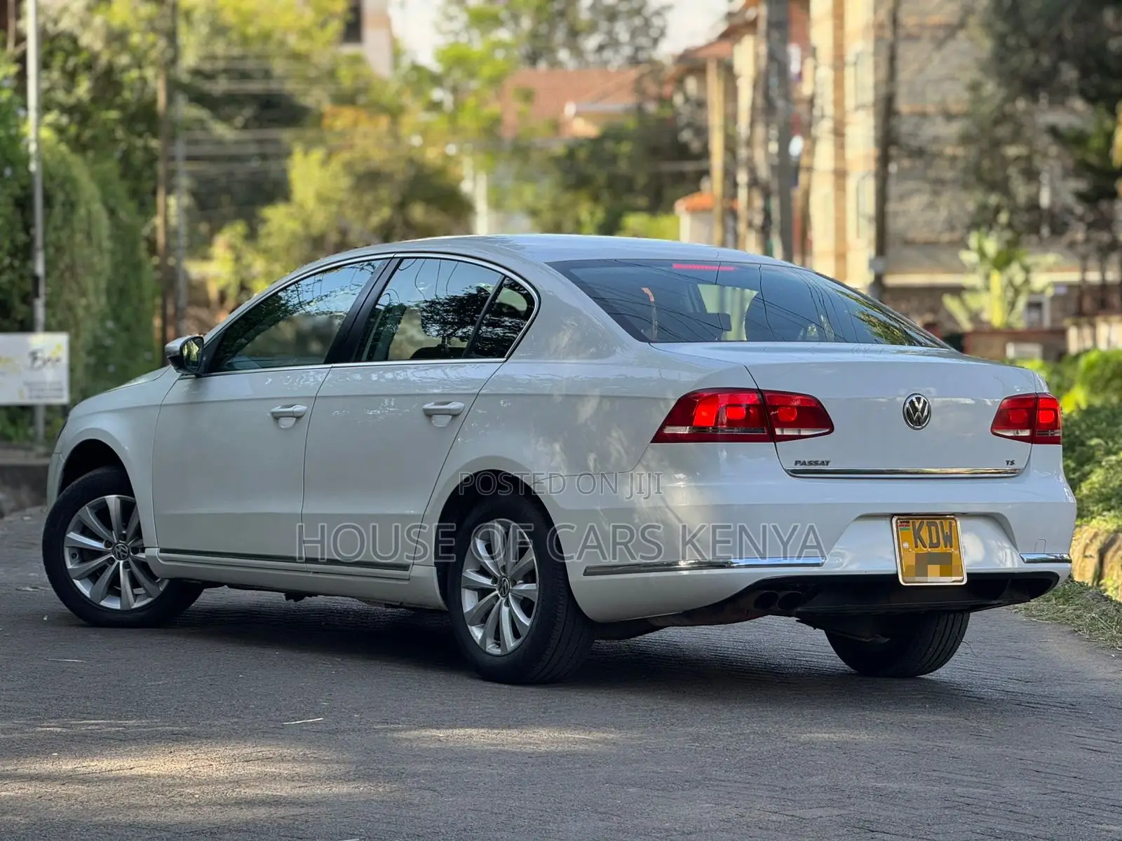 Volkswagen Passat 2013 White