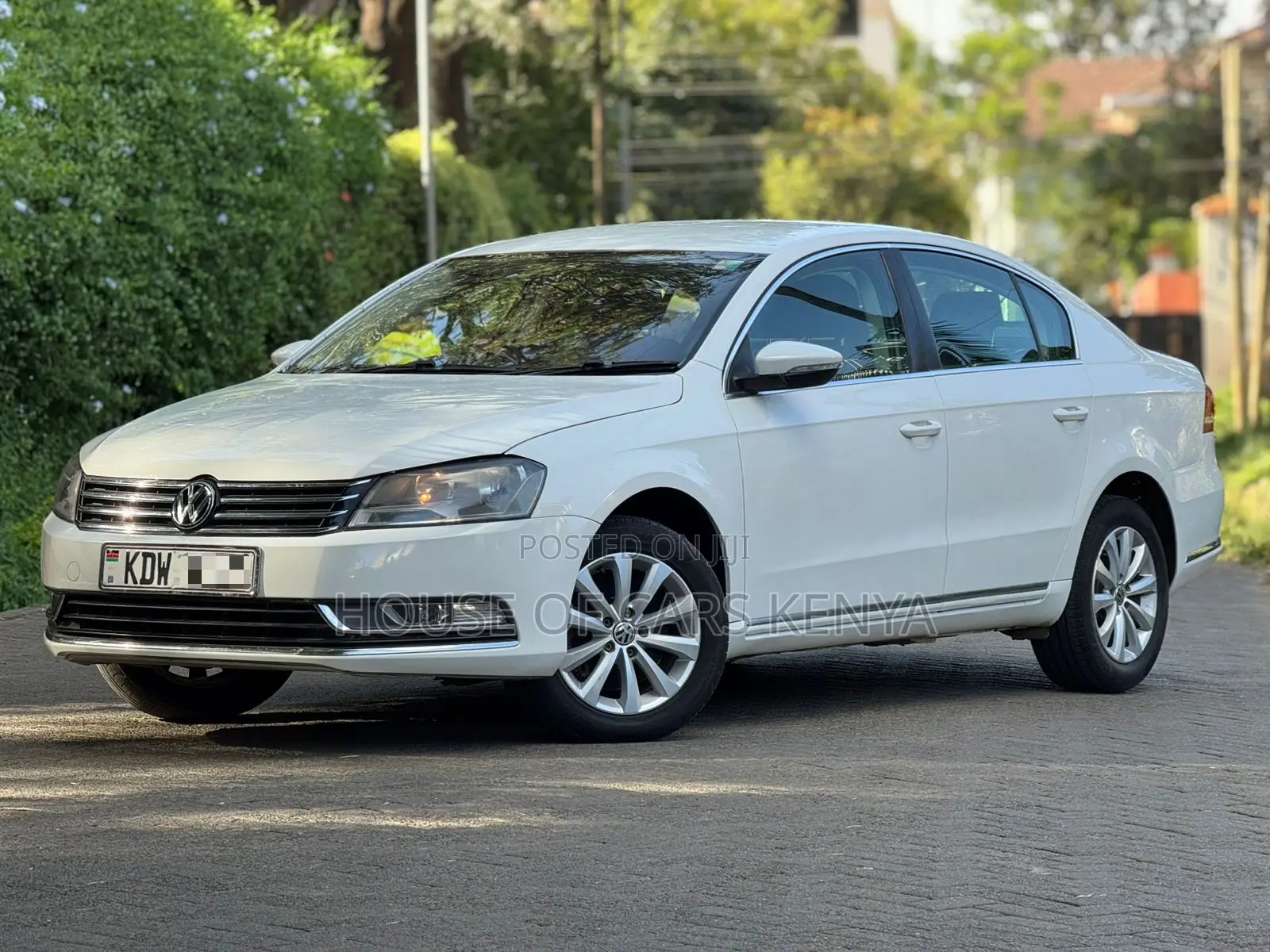 Volkswagen Passat 2013 White