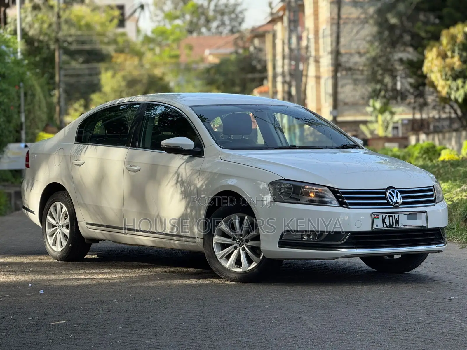 Volkswagen Passat 2013 White