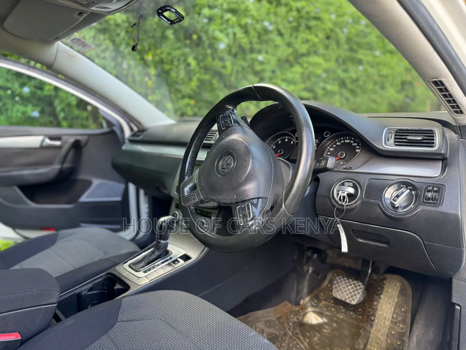 Volkswagen Passat 2013 White