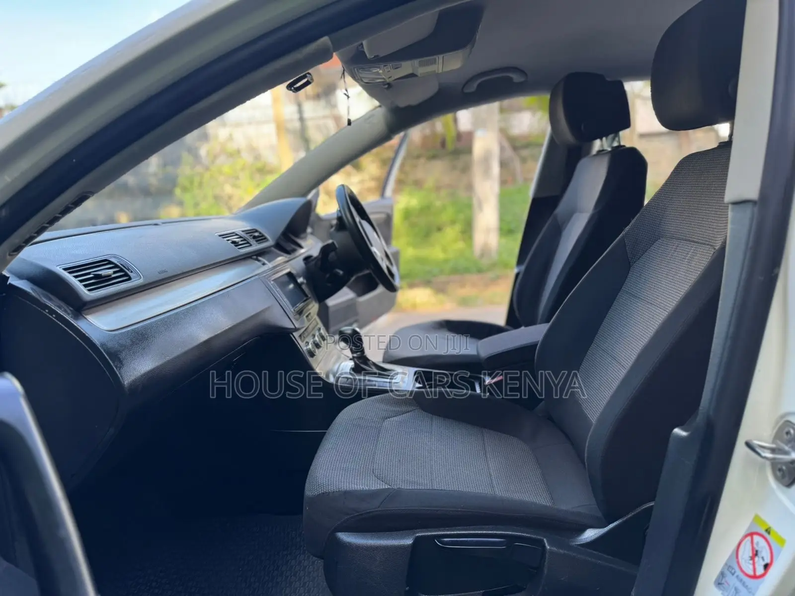Volkswagen Passat 2013 White