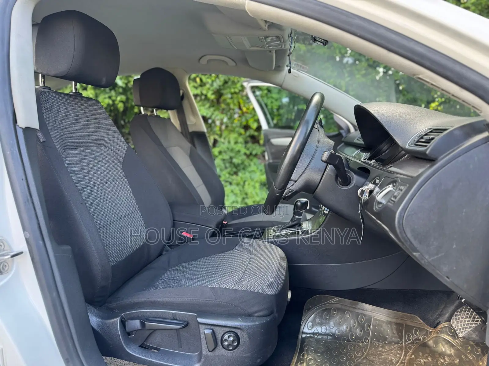 Volkswagen Passat 2013 White