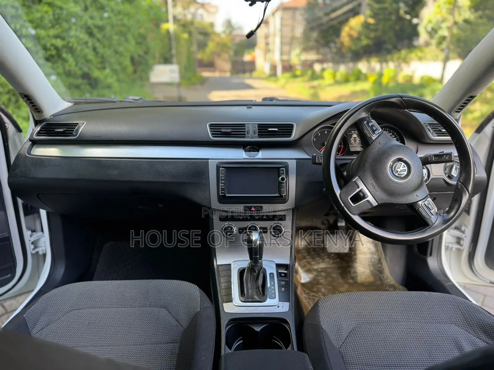 Volkswagen Passat 2013 White