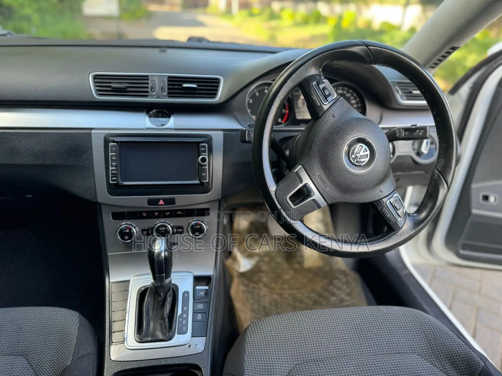 Volkswagen Passat 2013 White